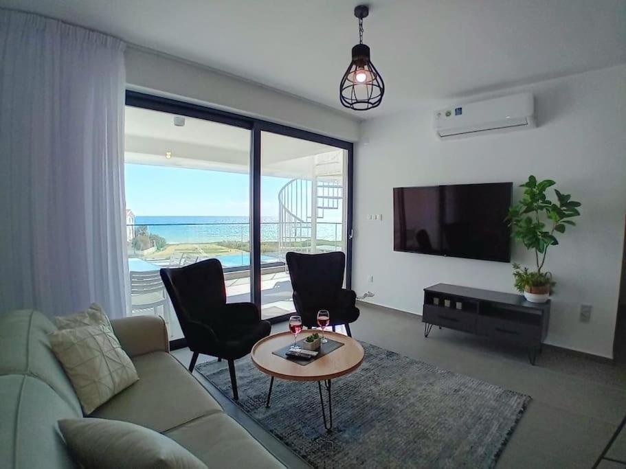 New Luxury Sea Front Apartment Perivolia Buitenkant foto